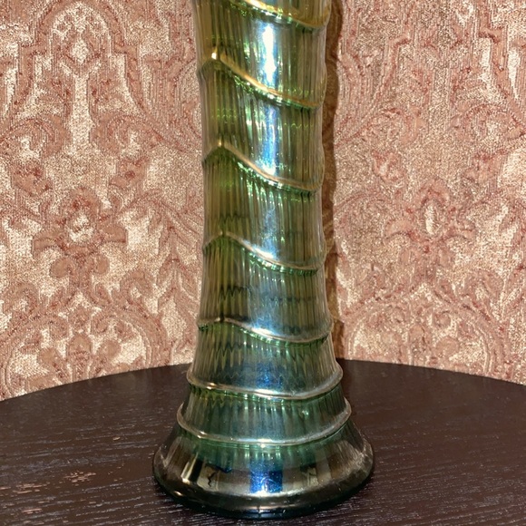 NWOT Vintage 1930’s Imperial Ripple Green Carnival Glass Vase. - Picture 3 of 7